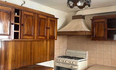 Se Vende Casa en Jardines del Country  para remodelar.