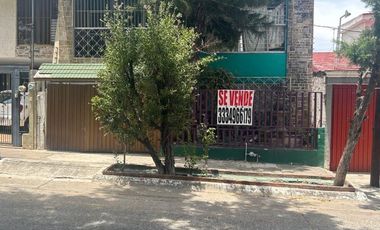 Se Vende Casa en Jardines del Country  para remodelar.