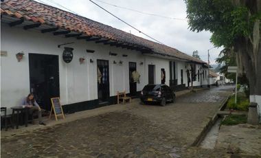 VENDE CASA  DE 2 NIVELES ANTIGUA - A PUERTA CERRADA  - CUCUNUBA