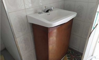 VENDE CASA  DE 2 NIVELES ANTIGUA - A PUERTA CERRADA  - CUCUNUBA