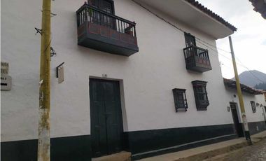 VENDE CASA  DE 2 NIVELES ANTIGUA - A PUERTA CERRADA  - CUCUNUBA