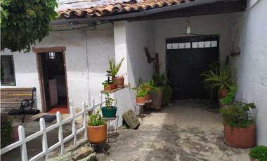 VENDE CASA  DE 2 NIVELES ANTIGUA - A PUERTA CERRADA  - CUCUNUBA