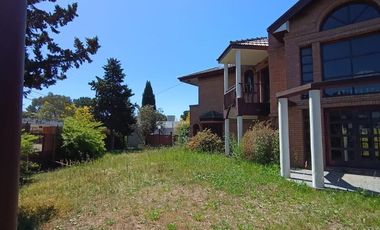 | MANSION EN BARRIO RESIDENCIAL | | MAR DE AJO |