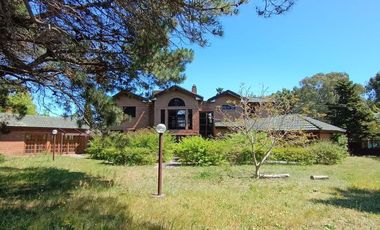 | MANSION EN BARRIO RESIDENCIAL | | MAR DE AJO |