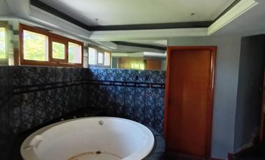| MANSION EN BARRIO RESIDENCIAL | | MAR DE AJO |
