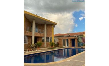 VENTA DE CASA CAMPESTRE CAMPESTRE / RUITOQUE ALTO COD:694