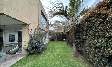 Vendo hermosa casa campestre esquinera. Club house