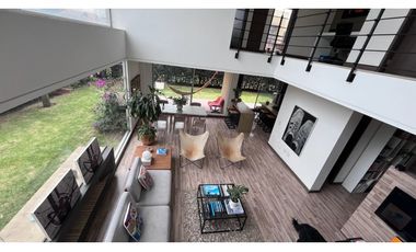 Vendo hermosa casa campestre esquinera. Club house
