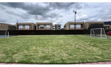 Vendo hermosa casa campestre esquinera. Club house