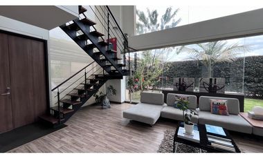 Vendo hermosa casa campestre esquinera. Club house