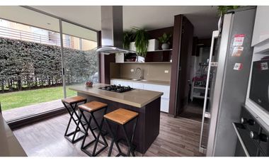 Vendo hermosa casa campestre esquinera. Club house