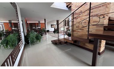 Permuto Espectacular casa campestre con alcobas en primer piso
