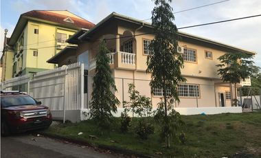 ALQUILER CASA DUPLEX COLON BARRIADA ESPINAR 4 REC 350MTS2 RTC