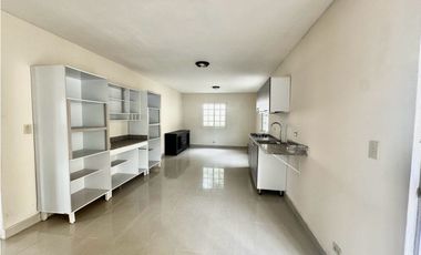 Casa en venta o alquiler en Villa del Lago, Las cumbres (YM)