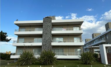 Departamento de 2 dormitorios a 3 cuadras del mar. Piscina