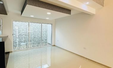 Oportunidad: Casa en venta con 4 habitaciones, 1 en PB y amplio Roof Garden