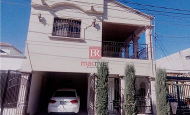 CASA EN VENTA EN COL. VILLA BONITA. CD. OBREGÓN, SONORA