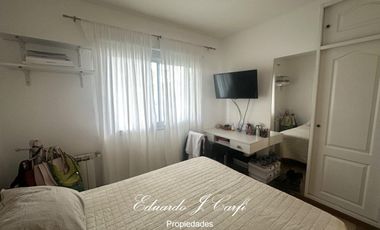 VENTA DE CASA 4 AMBIENTES - EN BARRIO  LOS OLIVOS