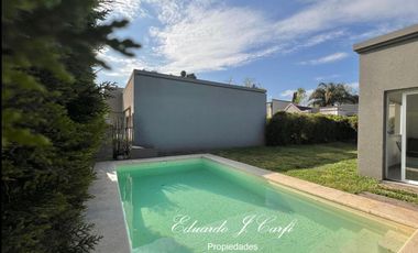 VENTA DE CASA 4 AMBIENTES - EN BARRIO  LOS OLIVOS