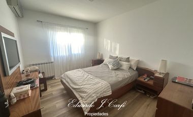 VENTA DE CASA 4 AMBIENTES - EN BARRIO  LOS OLIVOS