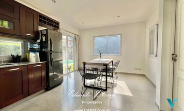 VENTA DE CASA 4 AMBIENTES - EN BARRIO  LOS OLIVOS