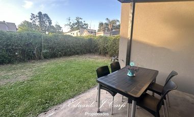 VENTA DE CASA 4 AMBIENTES - EN BARRIO  LOS OLIVOS