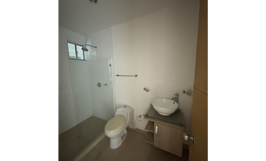 SE VENDE  APARTAMENTO EN LA CASTELLANA DE MONTERA
