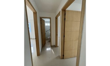 SE VENDE  APARTAMENTO EN LA CASTELLANA DE MONTERA