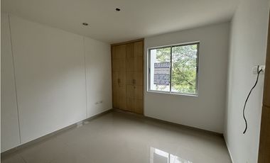 SE VENDE  APARTAMENTO EN LA CASTELLANA DE MONTERA