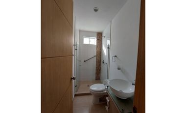 SE VENDE  APARTAMENTO EN LA CASTELLANA DE MONTERA