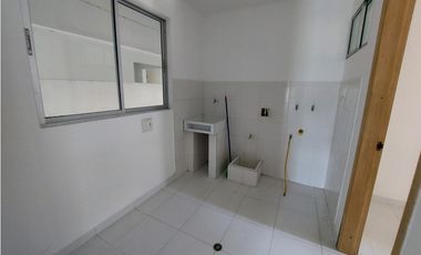 SE VENDE  APARTAMENTO EN LA CASTELLANA DE MONTERA