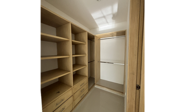 SE VENDE  APARTAMENTO EN LA CASTELLANA DE MONTERA