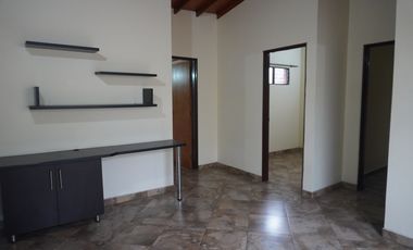 ARRIENDO CASA EN LAURELES - ESTADIO