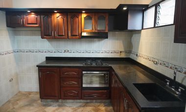 ARRIENDO CASA EN LAURELES - ESTADIO
