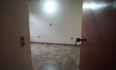 ARRIENDO CASA EN LAURELES - ESTADIO