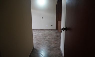 ARRIENDO CASA EN LAURELES - ESTADIO