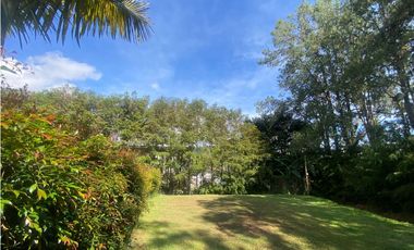 LOTE EL RETIRO PARA CASA ESQUINERA  SECTOR PURO CUERO