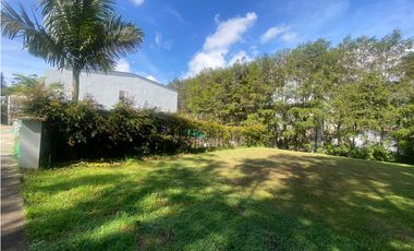 LOTE EL RETIRO PARA CASA ESQUINERA  SECTOR PURO CUERO