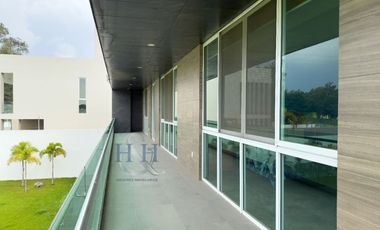 RESIDENCIA DE LUJO  EN FRACCIONAMIENTO CON  CLUB DE GOLF