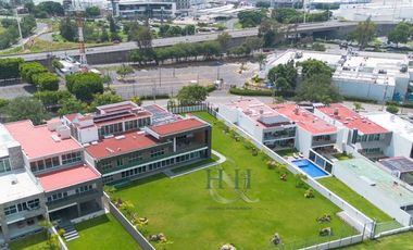 RESIDENCIA DE LUJO  EN FRACCIONAMIENTO CON  CLUB DE GOLF