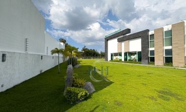 RESIDENCIA DE LUJO  EN FRACCIONAMIENTO CON  CLUB DE GOLF