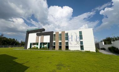 RESIDENCIA DE LUJO  EN FRACCIONAMIENTO CON  CLUB DE GOLF