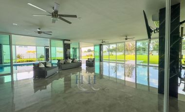 RESIDENCIA DE LUJO  EN FRACCIONAMIENTO CON  CLUB DE GOLF