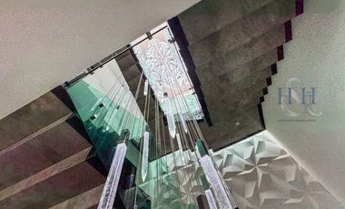 RESIDENCIA DE LUJO  EN FRACCIONAMIENTO CON  CLUB DE GOLF