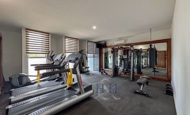 RESIDENCIA DE LUJO  EN FRACCIONAMIENTO CON  CLUB DE GOLF