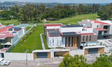 RESIDENCIA DE LUJO  EN FRACCIONAMIENTO CON  CLUB DE GOLF