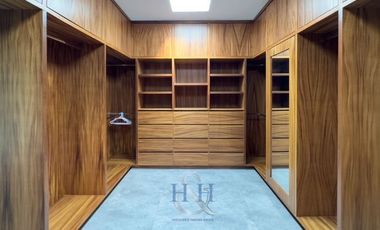 RESIDENCIA DE LUJO  EN FRACCIONAMIENTO CON  CLUB DE GOLF