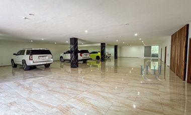 RESIDENCIA DE LUJO  EN FRACCIONAMIENTO CON  CLUB DE GOLF