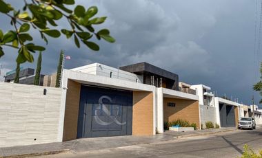 RESIDENCIA DE LUJO  EN FRACCIONAMIENTO CON  CLUB DE GOLF