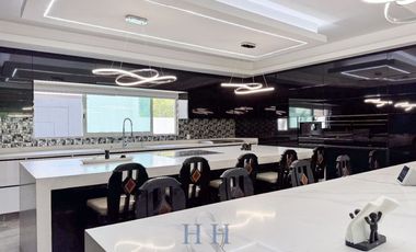 RESIDENCIA DE LUJO  EN FRACCIONAMIENTO CON  CLUB DE GOLF